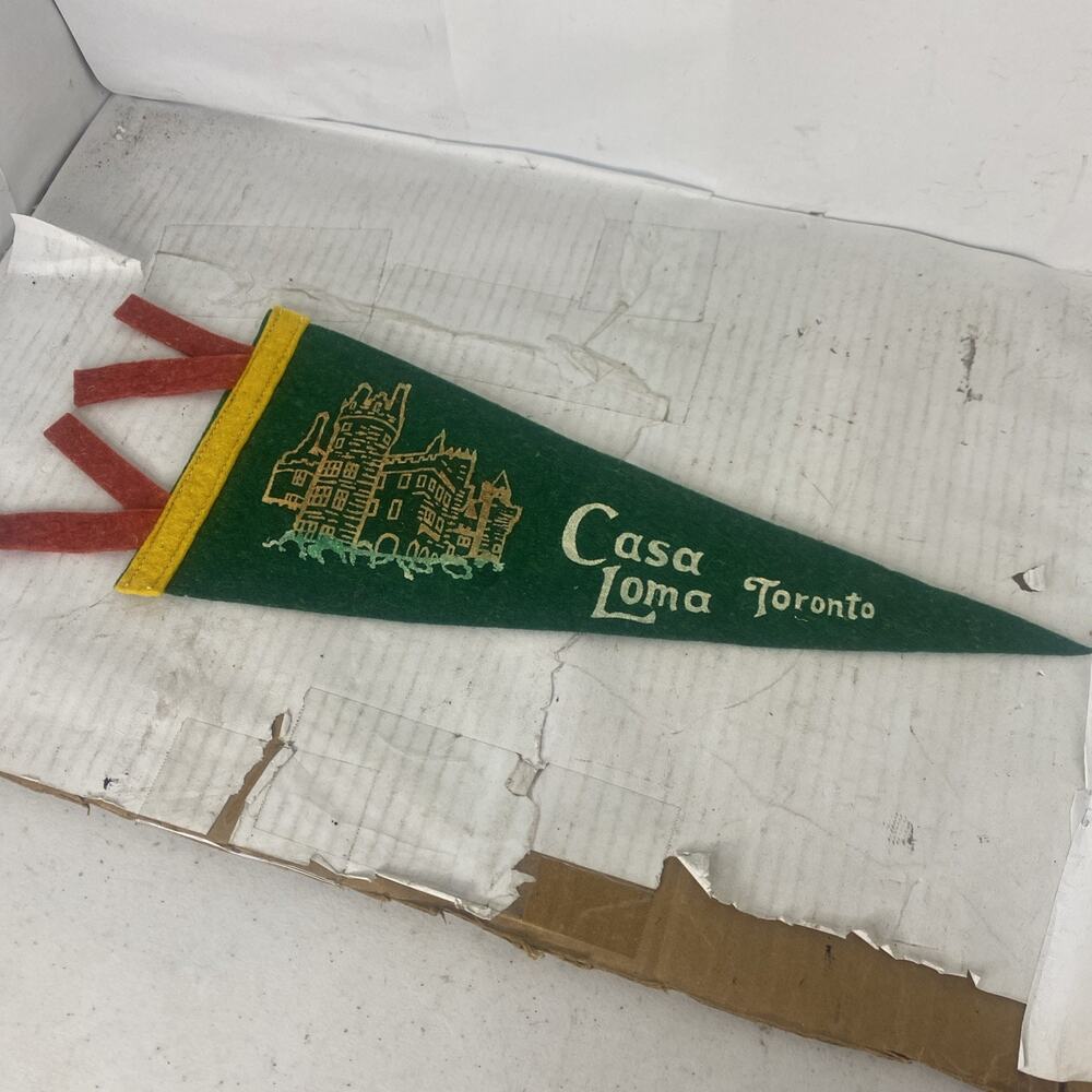 Vintage 1950s Casa Loma Toronto, Canada pennant 13”